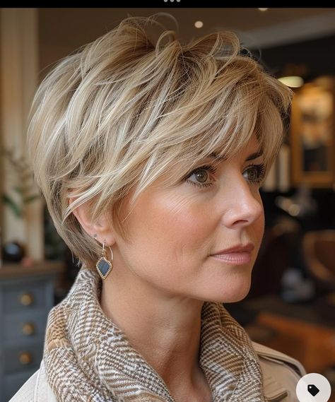 Outfits For Women With Short Hair, Long Pixie Haircut For Fine Hair, Long Tapered Pixie Haircut, Short Hair Growing Out, Hairstyles For 50 Year Old Women Short, Short Hairstyle For Thick Hair For Women, Short Hair Styles For Fine Hair, Hairstyles For Short Fine Hair, Short Choppy Hairstyle Women