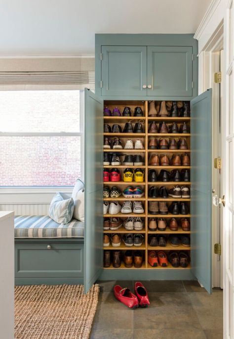 Say goodbye to shoe clutter and hello to seamless style. Ingenious ideas for maximizing space, from built-in shelves to sleek cubbies and clever compartments. Whether you have a small entryway or a spacious mudroom, these stunning storage solutions will keep your family's footwear in perfect order. #mudroommakeover #shoestorage #organizedliving" Storage Ideas For Small Rooms, Small Mudroom Ideas, Mud Room Garage, Garage Entryway, Mudroom Remodel, Mudroom Makeover, Closet Shoe Storage, Mudroom Entryway, Mudroom Decor