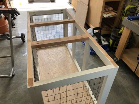 DIY Dog Crate Console - Shanty 2 Chic Diy Furniture Dog Crate, Custom Dog Crate, Dog Crate Table, Diy Dog Crate, Puppy Room, Dog Kennel Cover, Dog Kennel Furniture, Diy Dog Kennel, Crate Furniture Diy