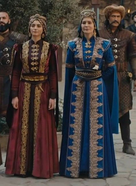 Malhun Hatun Dress, Bala Hatun Dress, Turkish Fashion Traditional, Traditional Turkish Clothing, Ertugrul Quotes, Turkish Dresses, Osman Bala, Fashion Kurti, Malhun Sultan