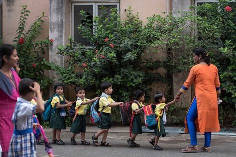 Children enjoy the first day of school at Mahila Sangh School, Vile Parle in Mumbai, India. First Day To School, Ell Activities, India For Kids, First Day Of Class, First Day Of School Activities, India School, Refugee Camp, Going To School, School Looks