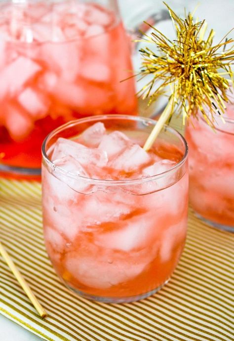 Sparkling Cranberry & St. Germain Pitcher Cocktail   Serves 4 to 6 1 cup vodka 3 ounces St. Germain elderflower liqueur 1/2 cup cranberry juice 1 1/2 cups club soda  In a large pitcher filled with ice, combine all of the ingredients. Serve in champagne flutes or other festive glasses. Cranberry Cocktail Recipe, Cocktail Vodka, Pitcher Drinks, Pitcher Cocktails, New Years Cocktails, Cranberry Cocktail, Liqueurs Recipes, Appetizer Bites, Festive Drinks