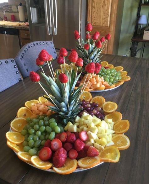 Party Fruit, Fruit Platter Designs, Fruit Centerpieces, Fruit Creations, Decorações Com Comidas, Amazing Food Decoration, Party Food Buffet, Charcuterie Inspiration, Party Food Platters