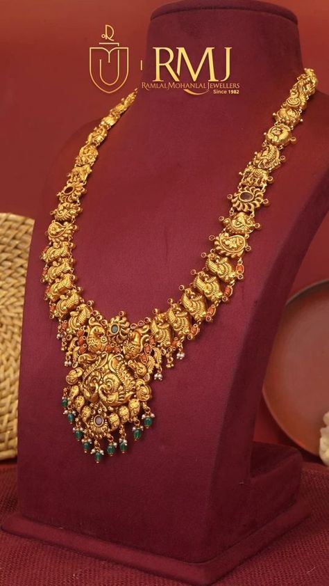 Ramlal mohanlal jewellers 📍 No 69, Between 5th and 6th Cross, Sampige Road, Malleswaram, Bengaluru 📞 Contact: 8105107597 #necklace #goldnecklace #necklacecollection #goldjewellery #goldjewellerycollection #necklacejewellery #goldnecklace Haram Necklace Set Gold, Gold Haram Designs With Grams, Long Antique Necklace Gold, Muvvala Haram Designs Gold, Long Gold Haram Designs Indian, 5 Grams Gold Necklace, 40grams Gold Haram, Gold Long Haram Designs, Long Haram Gold Jewellery Designs