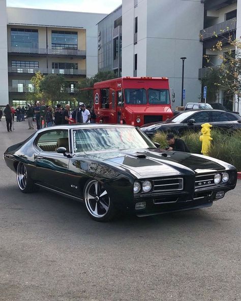 Gto Car, Pontiac Catalina, Custom Pickup Trucks, Custom Chevy Trucks, Gm Car, Pontiac Cars, Custom Muscle Cars, Pro Touring, Classy Cars