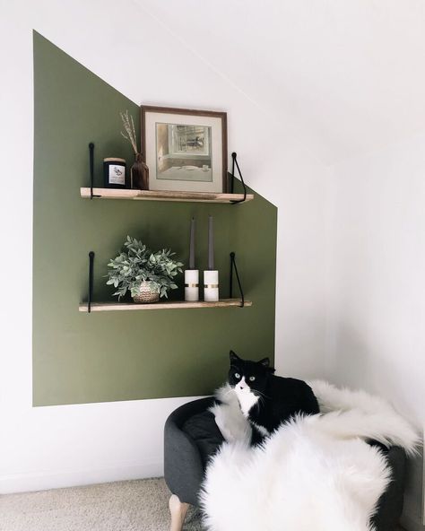 Attic Bedroom, 아파트 인테리어, Poutine, Diy Fireplace, Trendy Home Decor, Block Wall, Beige Walls, Trendy Home, Green Wall