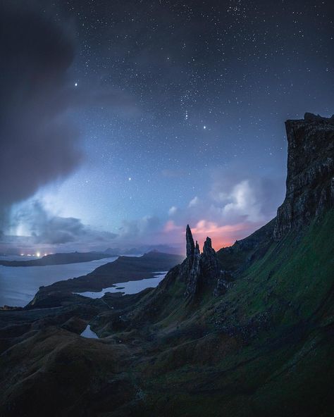 Landscape Photographer: Catherine Simard | ARTWOONZ Skye Scotland, Beautiful Landscape Photography, Visit Scotland, Isle Of Skye, The Night Sky, Scotland Travel, Old Man, Landscape Photographers, Beautiful World