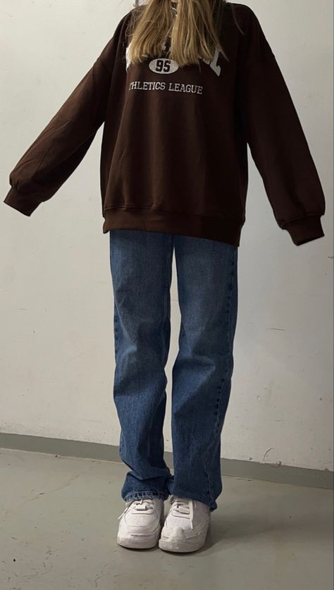 Over Sized Crewneck Outfit, Dark Purple Sweatshirt Outfit, Maroon Crewneck Outfit, Dark Brown And Blue Outfit, Dark Blue Sweatshirt Outfit, Burgundy Sweatshirt Outfit, Jeans And Crewneck Outfit, Maroon Sweatshirt Outfit, Sweatshirt Jeans Outfit