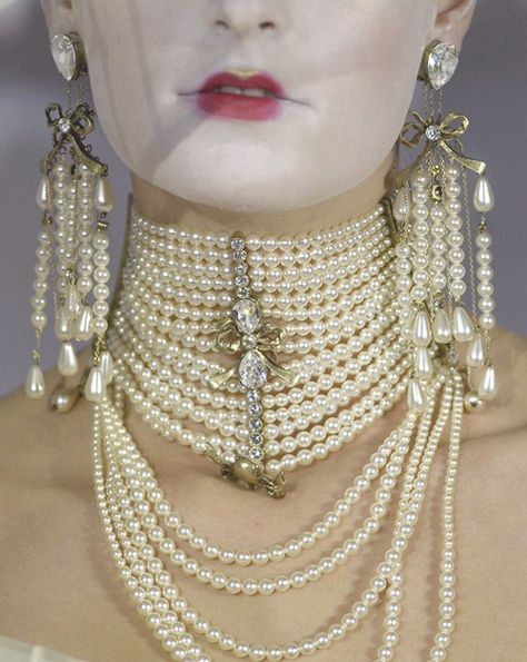 John Galliano for Christian Dior Haute Couture: Putting On The Glitz! Rococo Moodboard, Galliano Dior, Dior Style, Dior Necklace, Christian Dior Haute Couture, Crystal Goddess, Dior Haute Couture, Dior Jewelry, Pearl And Lace