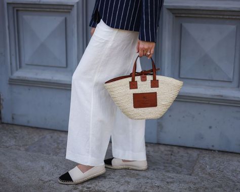 5 Easy Ways to Style Espadrilles This Summer Espadrilles Outfit Summer, How To Wear Espadrilles, Light Summer Style, Espadrilles Outfit, Style Espadrilles, Summer Rolls, Summer Shoe, Styling Inspiration, Celebrity Moms