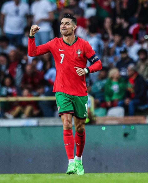 Threads Ronaldo Euro 2024, Ronaldo Portugal, Cristiano Ronaldo Portugal, Ronaldo Pictures, Bicycle Kick, Soccer Event, Cristiano Ronaldo 7, Gambling Games, Soccer Goal