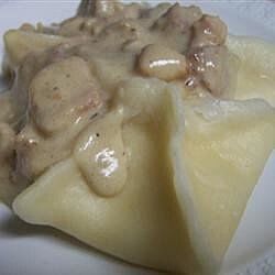 Verenika Recipe, Ham Gravy, Ham Sauce, Ukrainian Food, Mennonite Recipes, German Cooking, Cheese Whiz, Cream Gravy, Recipes Meat