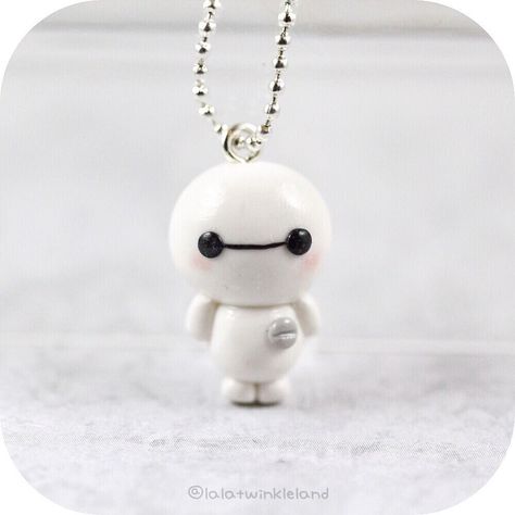 Polymer Clay Baymax Fimo Kawaii, Polymer Clay Disney, Crea Fimo, Polymer Clay Kawaii, Necklace Polymer Clay, Polymer Clay Diy, Polymer Clay Animals, Polymer Crafts, Cute Polymer Clay