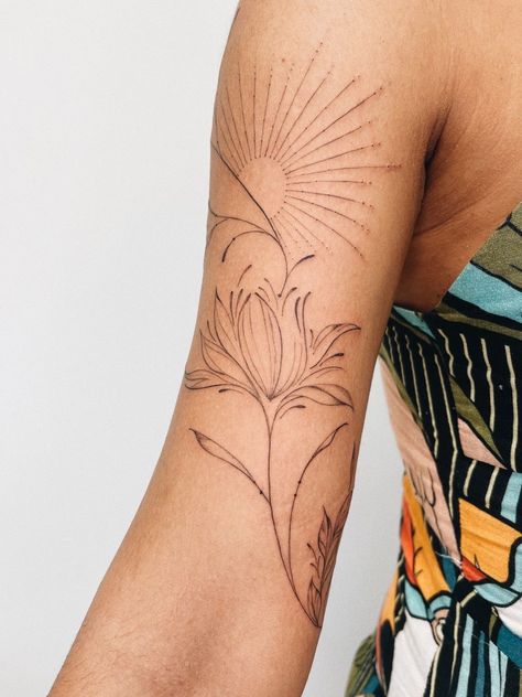 Whimsical Flower Tattoos For Women, Elegant Tattoo Sleeves For Women, Earthy Tattoos Women, Triangle Water Tattoo, Fine Line Large Tattoo, Crunchy Tattoo Ideas, Pregnant Woman Tattoo, Arm Sleeves For Females, Women’s Tatoos