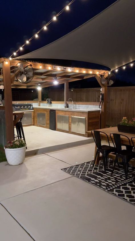 Lizzy Ahlbrandt | #porch #patio #backyardinspo #grills #grill #bbq #outdoorkitchen #outdoorcooking #raleigh #fuquayvarina #northcarolina | Instagram Dapur Outdoor, Small Backyard Pool, Bbq Shed, Bbq Hut, Outdoor Covered Patio, Moon Mirror, Outdoor Kitchen Plans, Build Outdoor Kitchen, Outdoor Patio Designs