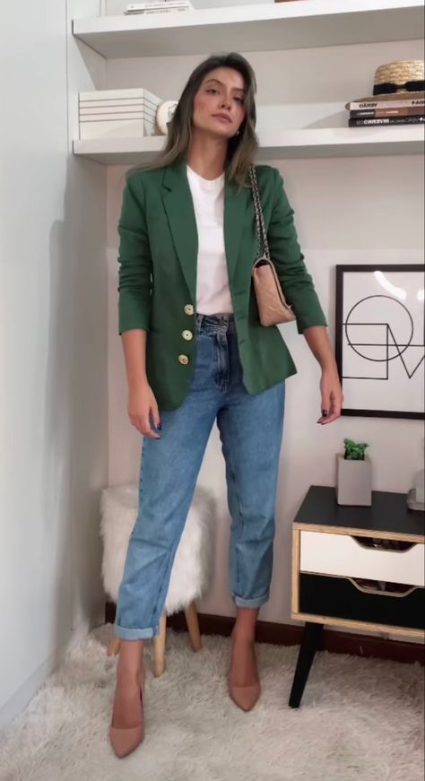 Green Blazer Casual Outfit, Green Blazer Outfit Women, Emerald Green Outfit Casual, Green Blazer Outfit Work, Emerald Green Outfit, Green Blazer Outfit, Fashion Core, Blazer Casual Outfit, Airport Chic