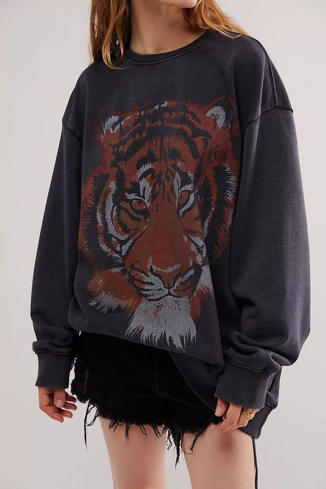 Wrangler Tiger Sweatshirt | Free People Animal Clothing Design, Cute Everyday Outfits Fall, Hairstylist Wardrobe, Free People Jumper, Oversized Sweatshirt Outfit, Everyday Outfits Fall, Tiger Sweater, Baddie Clothes, Off Shoulder Sweatshirt