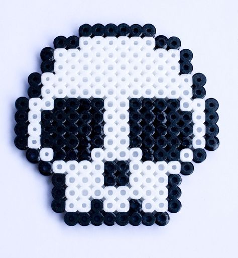 8 Bit Skull | Flickr - Photo Sharing! Perler Bead Skull Patterns, Venom Perler Beads, Pearl Beads Ideas Easy, Dhmis Perler Beads, Pearled Bead Patterns, Skull Perler Bead Patterns, Perler Bead Skull, Goth Perler Beads, Goth Perler Bead Patterns