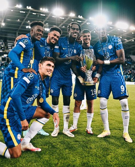 Chelsea Champions, Chelsea Football Team, Chelsea Team, Chelsea Blue, Chelsea Players, Uefa Super Cup, Chelsea Fans, Fc Chelsea, Chelsea Football Club