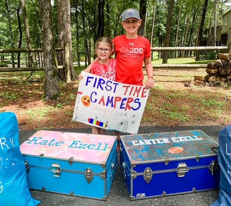 Overnight Camp Hacks, Summer Camp Bunk Decorations, Summer Camp Trunk Decorating Ideas, Overnight Camp Aesthetic, Summer Camp Tips, Camp Trunk Decorating Ideas, Camp Bunk Decor, Summer Camp Hacks, Summer Camp Must Haves