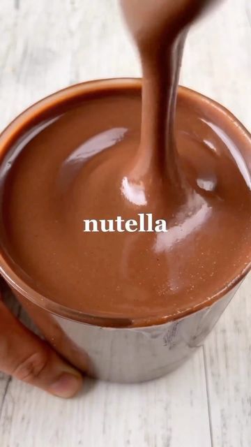 Food facts on Instagram: "Homemade Nutella 😍🍫🌰 With just a handful of ingredients and a little bit of patience, you can make the most decadent choc hazelnut spread that has THE perfect consistency. I guarantee you, this will have you licking the spoon and blender clean 🫣 🌱 𝗩𝗘𝗚𝗔𝗡𝗨𝗔𝗥𝗬 𝗗𝗘𝗔𝗟𝗦 : GET 15% OFF ON ALL THE COOKBOOKS! LlNK IN BlO ⬆️ Video by @thrivingonplants Ingredients: 3 cups raw hazelnuts (*see notes) 1 cup pure icing sugar 1/3 cup cocoa powder Generous pinch of salt Homemade Nutella Recipes, Nutella Inspired Recipes, Homemade Nutella, Chocolate Hazelnut Spread, Nutella Recipes, Hazelnut Spread, Sweet Snacks Recipes, Healthy Sweets Recipes, Icing Sugar