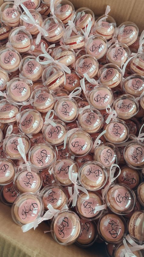 Weekday Wedding Favors featuring 1pc Macaron in a ball🙆🏻‍♀️ | Instagram Macaron Wedding, Macaron Recipe Flavors, Macaroon Favors, Wedding Macarons, Macaron Recipe, Macaroons, Macarons, Wedding Favors, Our Wedding