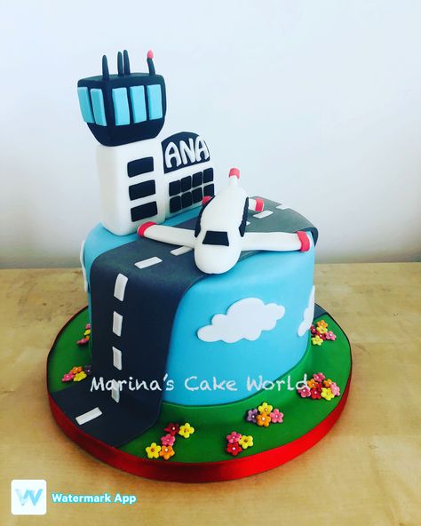 Cake Aeroplane, Airplane Cake Ideas, Fondant Airplane, Plane Cake, Airplane Birthday Cakes, Baby Cupcakes, Groom Cakes, Future Pilot, Airplane Cake