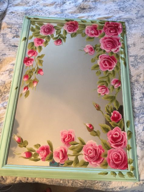 Floral Mirror Painting, Floral Painted Mirror, Flowers Painted On Mirror, Picture Frame Painting Ideas Aesthetic, Rectangle Mirror Painting Ideas, Painted Mirror Frame Aesthetic, Long Mirror Painting Ideas, Painted Mirrors Ideas, Painting Mirror Ideas