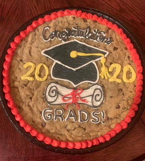 Graduation Cookie Cake Designs, Cookie Cake Graduation Design, Grad Cookie Cake, Graduation Cookie Cake Ideas, Graduation Cookie Cake, Graduation Sheet Cakes, Grad Cakes, Wilton Decorating Tips, Message Cookies