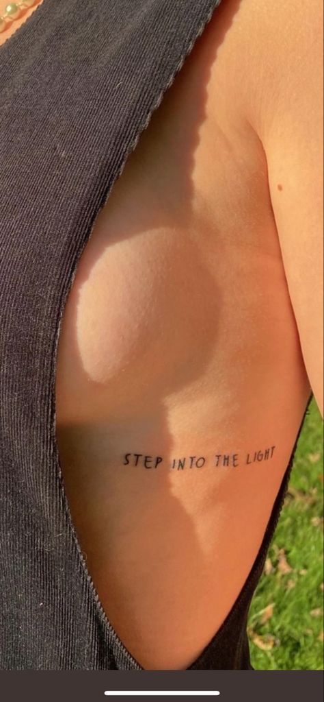 Taylor And Harry Tattoo, Cute Harry Styles Tattoo Ideas, Harry Styles Bestie Tattoos, Sunflower Vol 6 Tattoo Harry Styles, Harry Styles Signature Tattoo, Harry Styles Knee Tattoo, Harry Styles Simple Tattoo, Harry Styles Tiger Tattoo, Harry Styles Tatooes