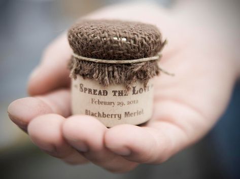 Medieval Bride: Medieval Favors Farm Wedding Decorations, Jam Wedding Favors, Jam Favors, Rustic Farm Wedding, Medieval Wedding, Custom Wedding Favours, Beautiful Farm, Rustic Wedding Favors, Burlap Wedding