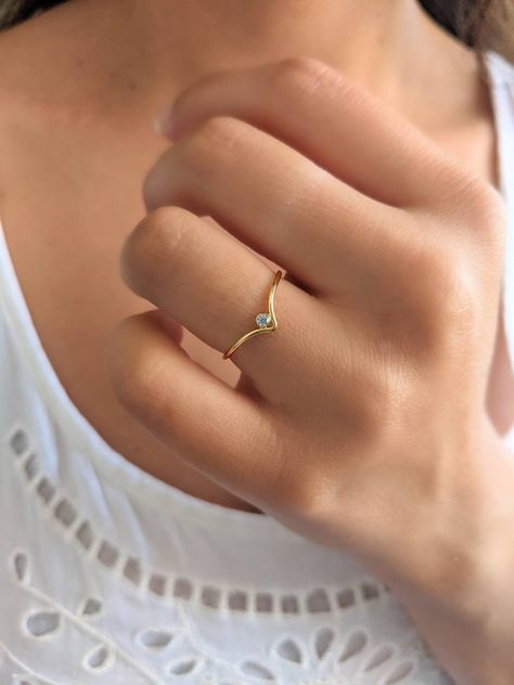 Minimal Gold Ring Design, Cute Gold Rings Simple, Simple Gold Rings For Women, Delicate Ring Designs, Girls Ring Design Gold, Girls Ring Design, Ring For Girls Gold, Rings For Girls Gold, Minimal Rings Minimalist Jewelry