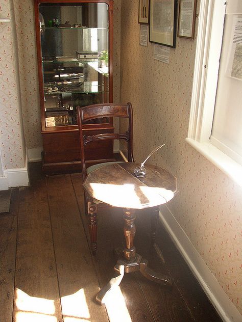 jane austen's writing desk Chawton Cottage, Feng Shui Home Office, Winchester Cathedral, Edith Holden, Jane Austen Inspired, Mansfield Park, Becoming Jane, Jane Austin, Writing Space