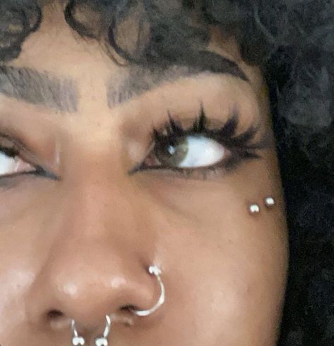 Dermal Piercing Face Jewelry, Anti Eyebrow Piercing Black Women, Anti Eyebrow Piercing Aesthetic, Facial Piercings Ideas, Face Peircing, Cheekbone Piercing, Anti Brow Piercing, Aesthetic Piercings Face, Dermal Face Piercing