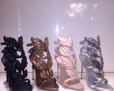 Expensive Giuseppe Zanotti Heels, Vintage Heels, Heels Sneakers, Cute Heels, Fabulous Shoes, Head Over Heels, Shoe Closet, Boots Heels, Shoe Obsession