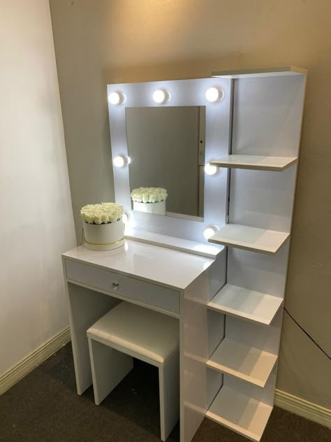 Beauty Room Vanity, Dressing Room Decor, Cool Room Designs, British School, White Room Decor, Dressing Table Design, Beauty Room Design, Decorating Home, Wallpaper Home Decor