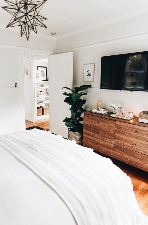 modern decor ideas #home #style Small Apartment Bedrooms, Bedroom Minimalist, First Apartment Decorating, Apartment Bedroom Decor, Small Apartment Decorating, Trendy Bedroom, Chic Home Decor, Classic Furniture, The Bedroom