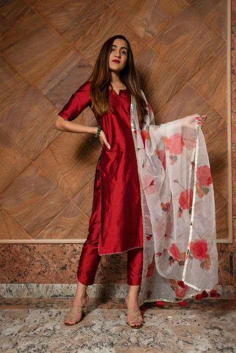 Red Color Anarkali Dresses, Straight Kurta Set With Dupatta, Red Kurta Set With Dupatta, Solid Colour Suit Design, Pink Kurti Designs Latest, Organza Printed Suits, Embroidery Salwar Suits Design, Red Colour Suit Design, Red Salwar Suit Party Wear