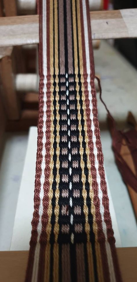 Inkle Weaving Patterns, Tablet Weaving Patterns, Band Weaving, Inkle Weaving, Inkle Loom, Tablet Weaving, Loom Pattern, Crochet Tapestry, Weaving Projects