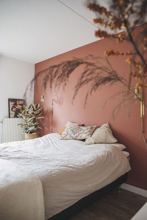 Terracotta : 12 façons d'adopter cette couleur dans la chambre Dekorasi Kamar Tidur, Trendy Bedroom, Bedroom Paint, Bedroom Inspo, Bedroom Colors, Room Colors, New Room, Home Decor Bedroom, Small Bedroom