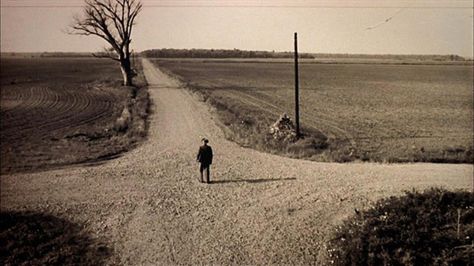 crossroads - Take a character who made a decision that sent them down a certain path. Now let them make the opposite decision and see what happens. Daniel Richter, Southern Gothic Aesthetic, Robert Johnson, Halloween Facts, Sun Tzu, Tv Supernatural, American Gothic, Cross Roads, The Crossroads