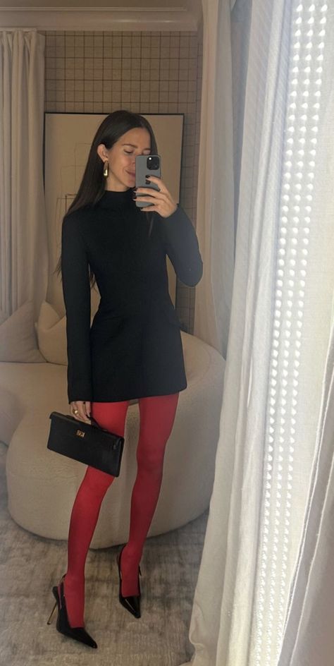 Cool School Outfits, Red Tights Outfit, Burgundy Tights, Arielle Charnas, Cool School, Tights Outfits, Preppy Fall Outfits, Outfits Simple, Red Tights