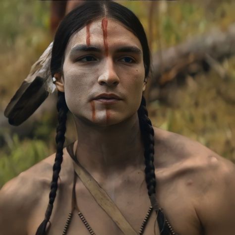 [Dakota Beavers as Taabe in Prey] Prey was such a great movie and it deserves so much more attention! Native American Movies, Native American Actors, Native American Men, 20th Century Studios, American Beauty, 인물 사진, Art Model, Photo Reference, American Actors