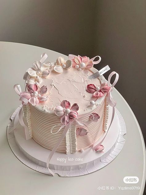 Cake Decor Simple, Simple Cake Designs Birthday, Birthday Cake Simple, Raining Sound, Coquette Cake, Girly Birthday Cakes, Study Together, Birthday Cake Decorating Ideas, Vintage Birthday Cakes