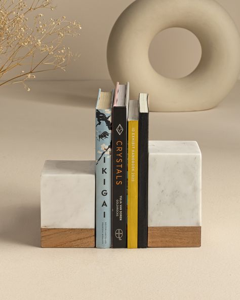 Marble Bookends Set of 2 are made from combination of marble and wood shaped like blocks. These classic bookends will keep your book collection upright and aligned properly along with giving an elegant look to your shelf. It could make a unique gift for friends and family for any occasion. Bookends Diy, Unique Bookends, Shelf Decorations, Diy Bookends, Marble Bookends, Modern Bookends, Wood Bookends, Marble Games, Tic Tac Toe Game