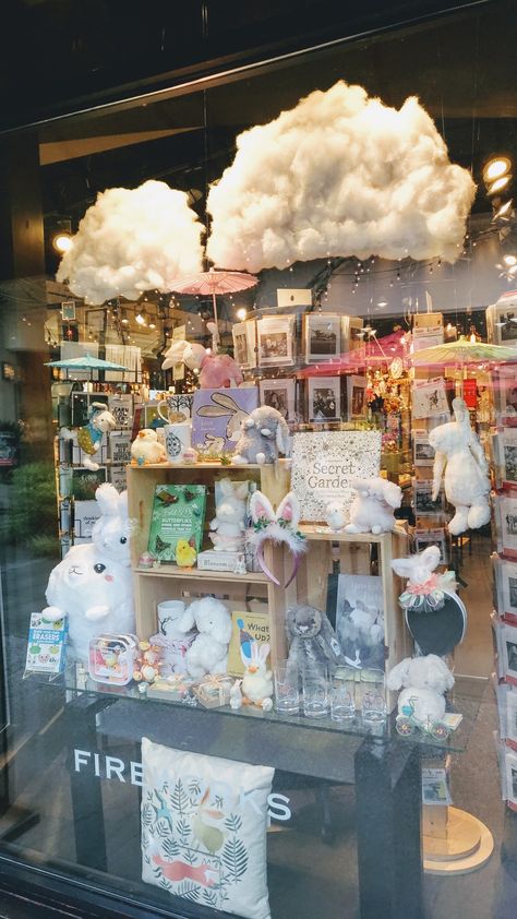 Easter Store Display, Easter Display Retail, Easter Shop Window Displays, Bookstore Window Display Ideas, Easter Store Window Display, Pet Store Window Display, Window Display Bookstore, Toy Store Window Display, Playroom Rainbow