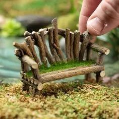 Dollhouse Decorating Ideas, Kids Fairy Garden, Tre Kunst, Fairy Garden Pots, Dollhouse Decorating, Fairy Tree Houses, Fairy House Crafts, Fairy Garden Furniture, Fairy House Diy