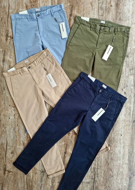 Chinos Colours Men, Men Chinos, Cloth Collection, Outfits Formal, Formal Attire For Men, Fashion Still Life, Reel Ideas, Pants Outfit Men, Dressing Sense