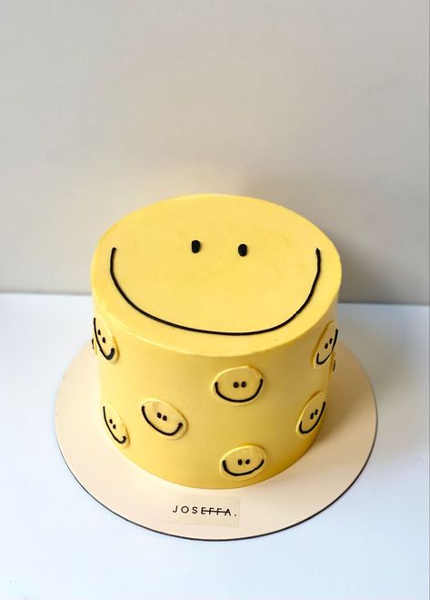 One Happy Dude Birthday, Rodjendanske Torte, One Happy Dude, Pastel Cupcakes, Funny Birthday Cakes, 1st Birthday Party Themes, Mini Cakes Birthday, Happy Faces, Creative Birthday Cakes