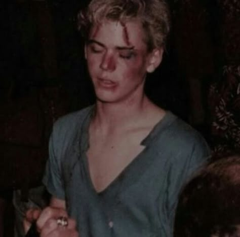 Ponyboy Curtis Aesthetic, The Outsiders Ponyboy, Tommy Howell, Outsiders Cast, Ponyboy Curtis, Pony Boy, The Outsiders Imagines, Thomas Howell, The Outsiders Cast